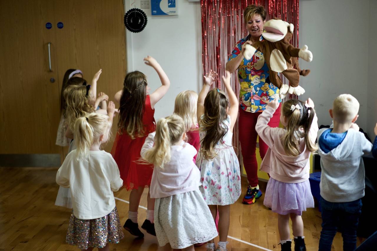 Magic Party Lady Magician